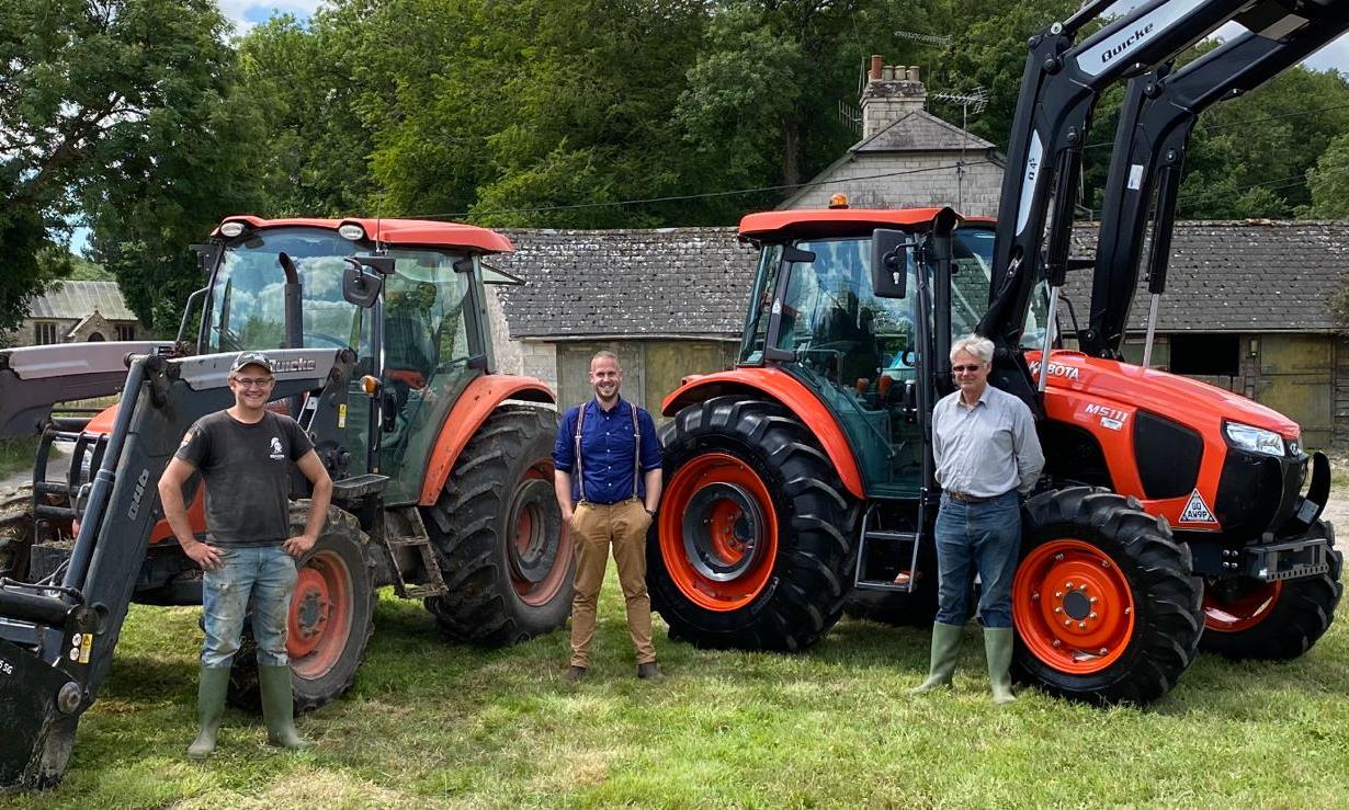 M5111 with Quicke Q4s loader replaces solid & sturdy M9960 locally