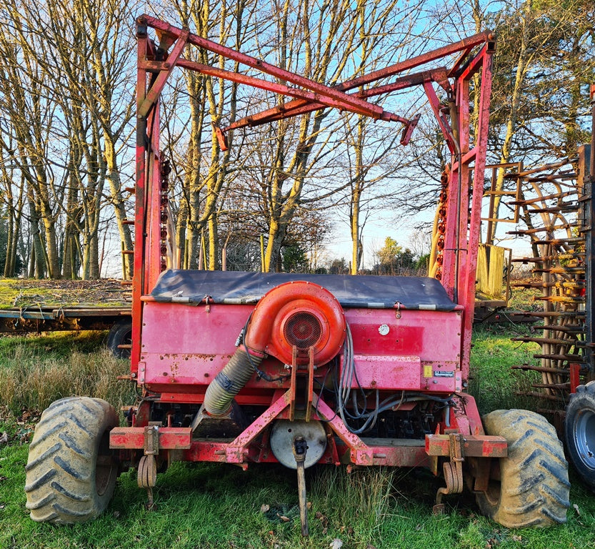 MF510 6m Folding Cereal Seed Drill