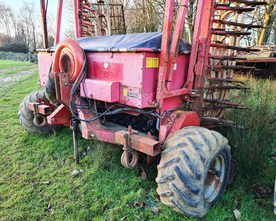 MF510 6m Folding Cereal Seed Drill