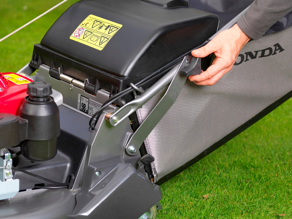 Honda HRD-536 QX Self Drive Roller Mower