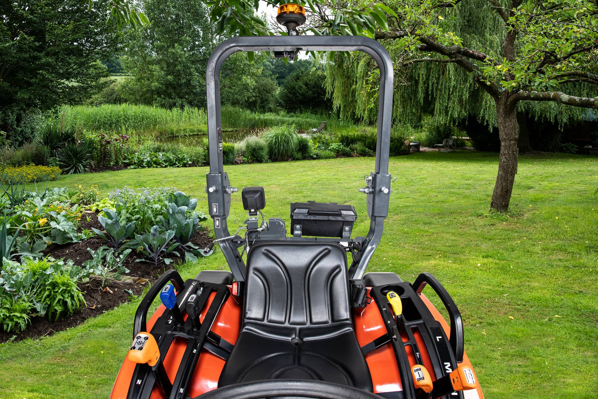 Kubota EK1261 Compact Tractor - Turf Tyres