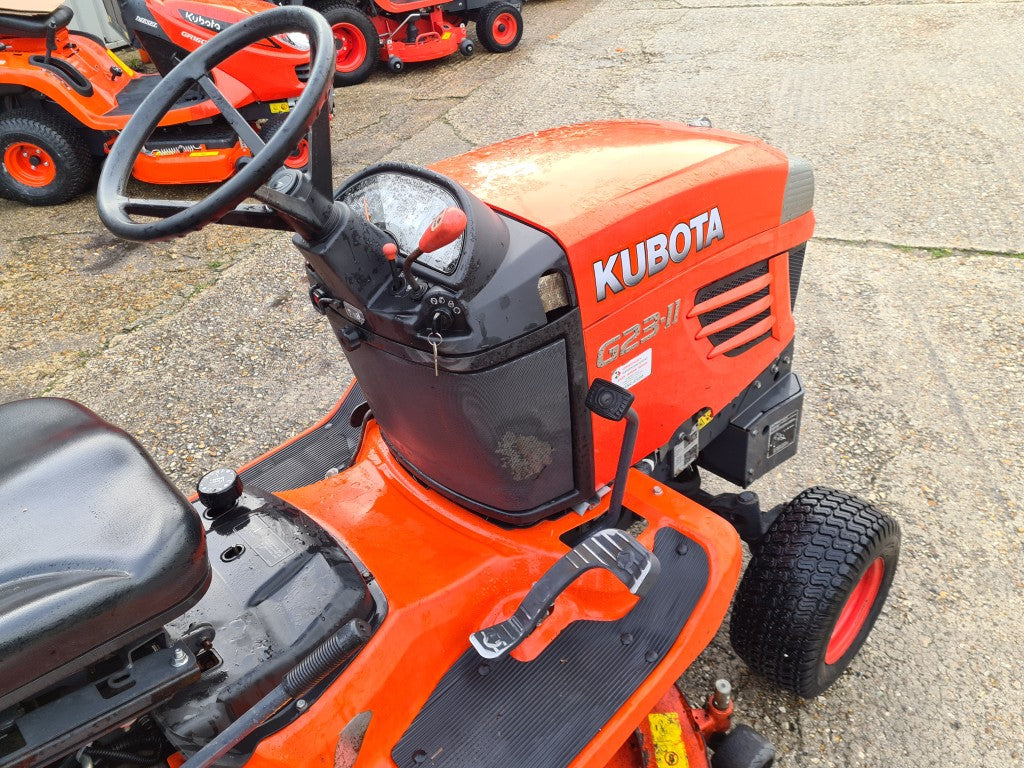 KUBOTA G23-II Low Dump Rideon - 1002hrs