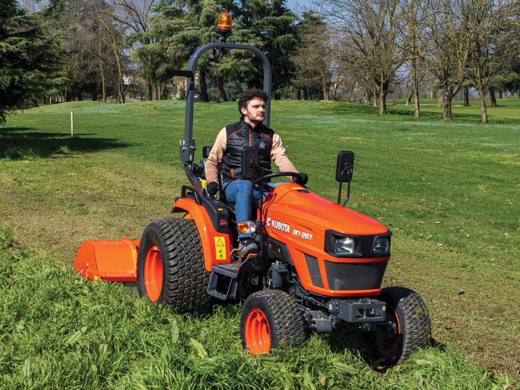 Kubota EK1261 Compact Tractor - Turf Tyres