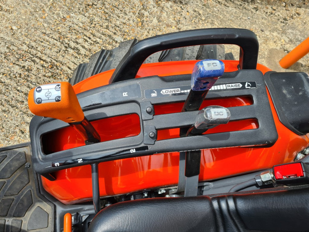 Kubota EK1261 Compact Tractor with Industrial Tyres and Loader