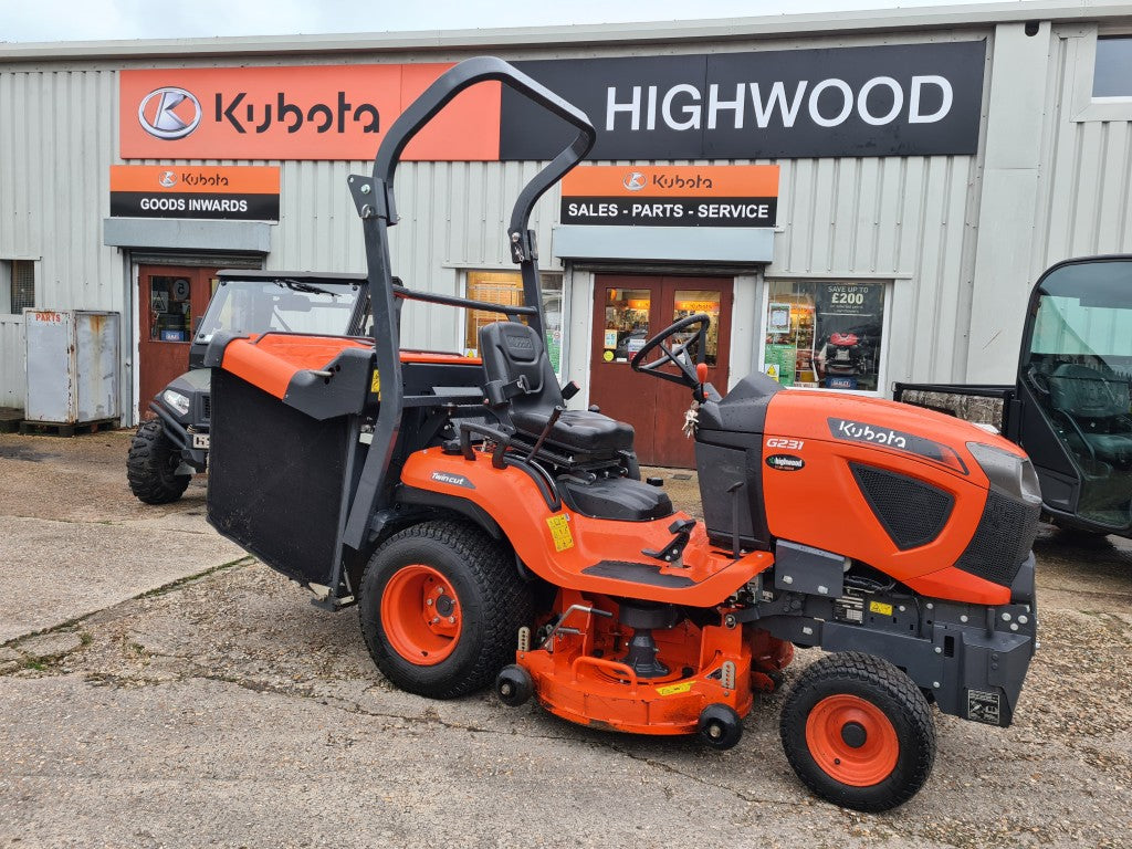 Used KUBOTA G231 LD (Low Dump) 48" Rideon Mower with Collector - 200hrs