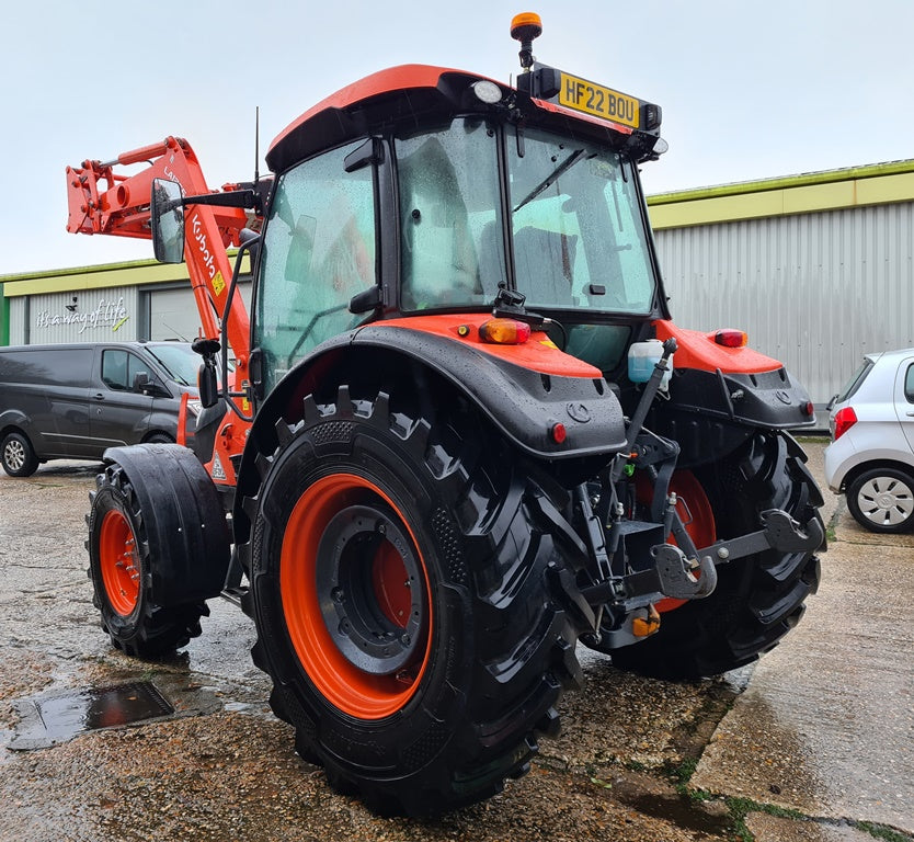 Kubota M4073 74hp Tractor c/w Loader - only 350hrs - £42,200 +vat
