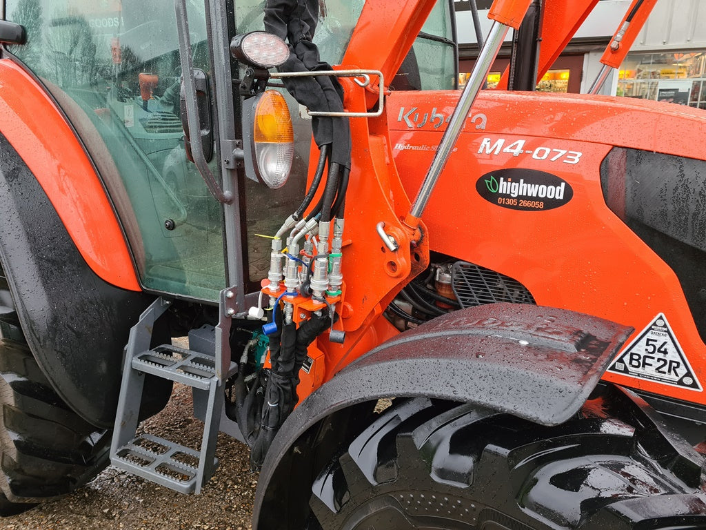 Kubota M4073 74hp Tractor c/w Loader - only 300hrs