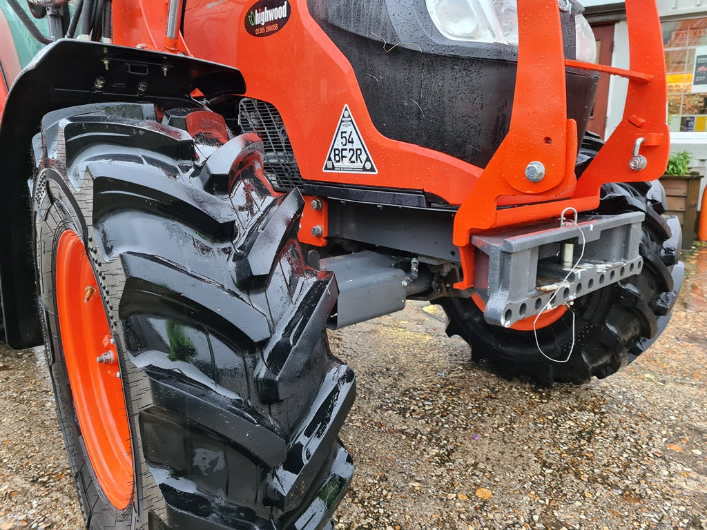 Kubota M4073 74hp Tractor c/w Loader - only 300hrs