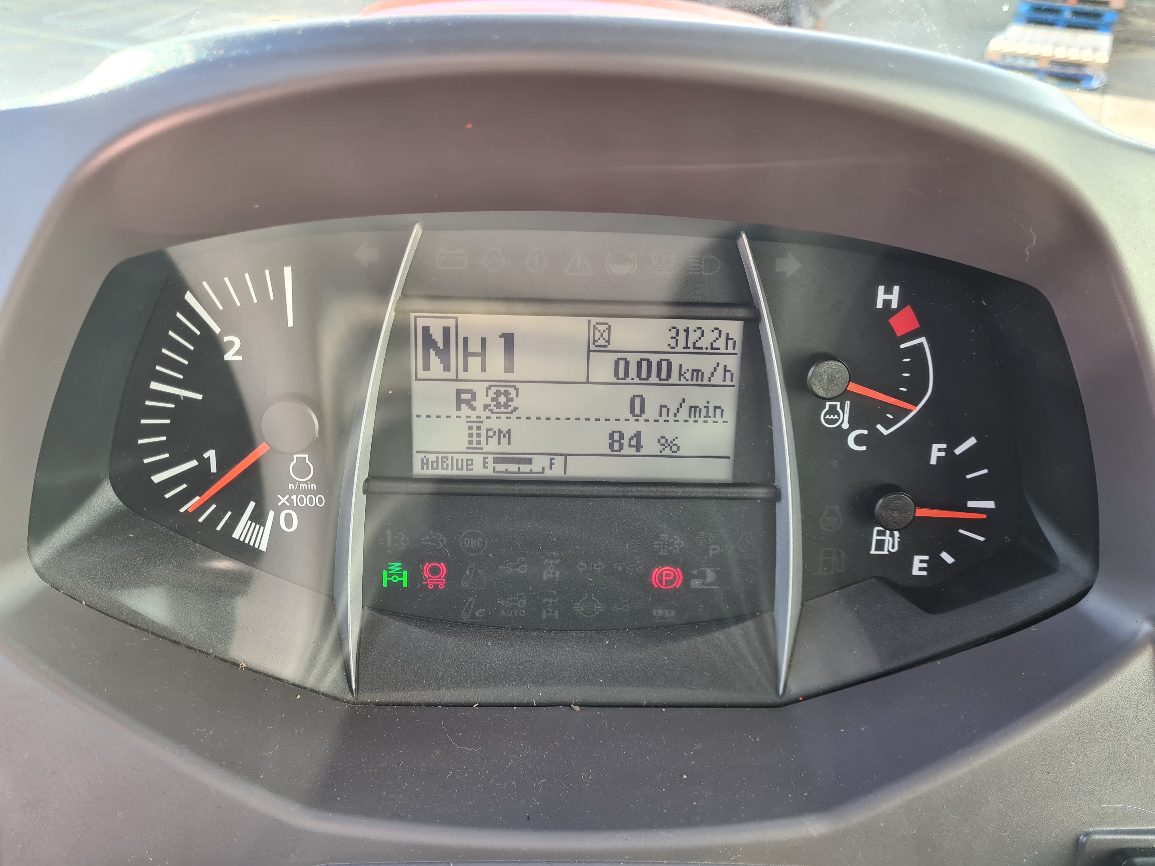 Kubota M6-142 x-Demo 40k 24/24 Tractor - only 300hrs - £POA