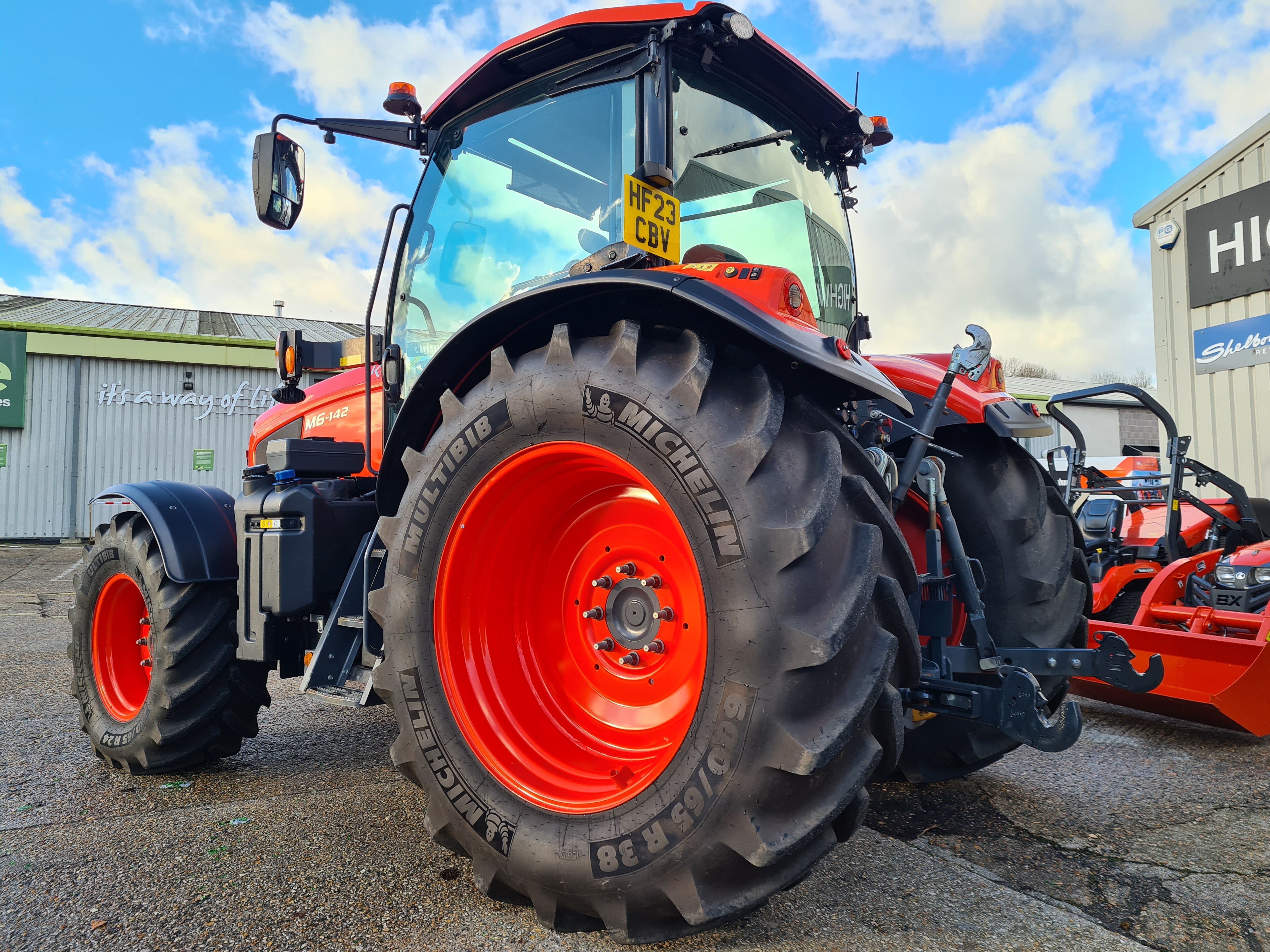 Kubota M6-142 x-Demo 40k 24/24 Tractor - only 300hrs - £POA
