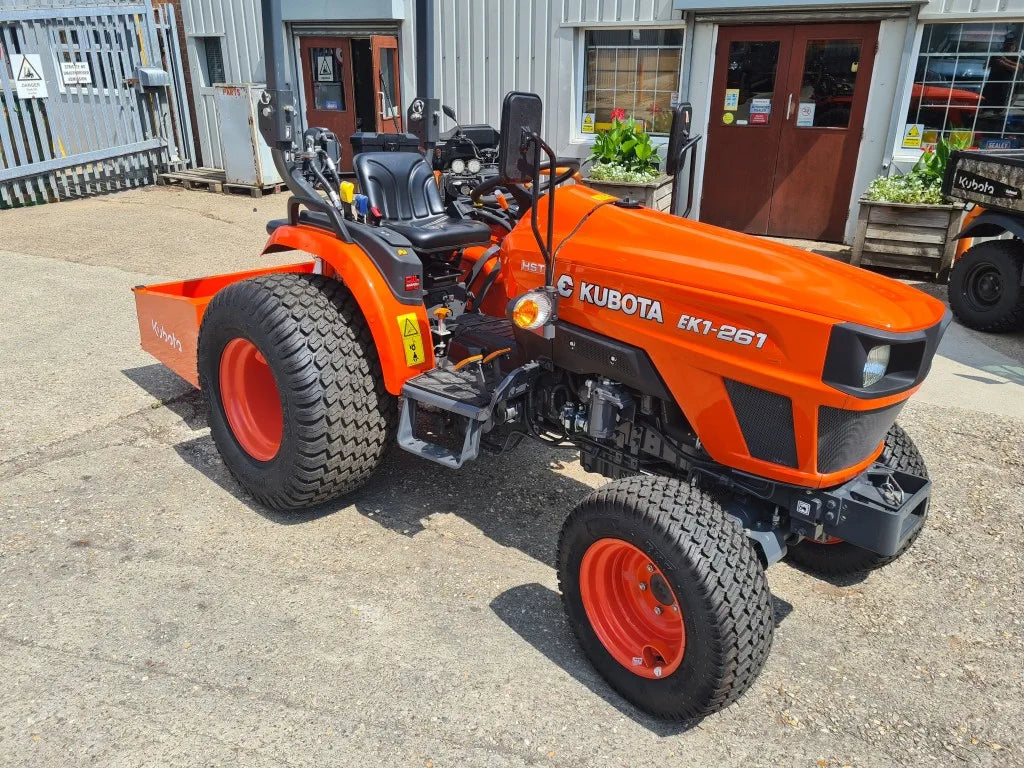 Kubota EK1261 HST Compact Tractor - Turf Tyres