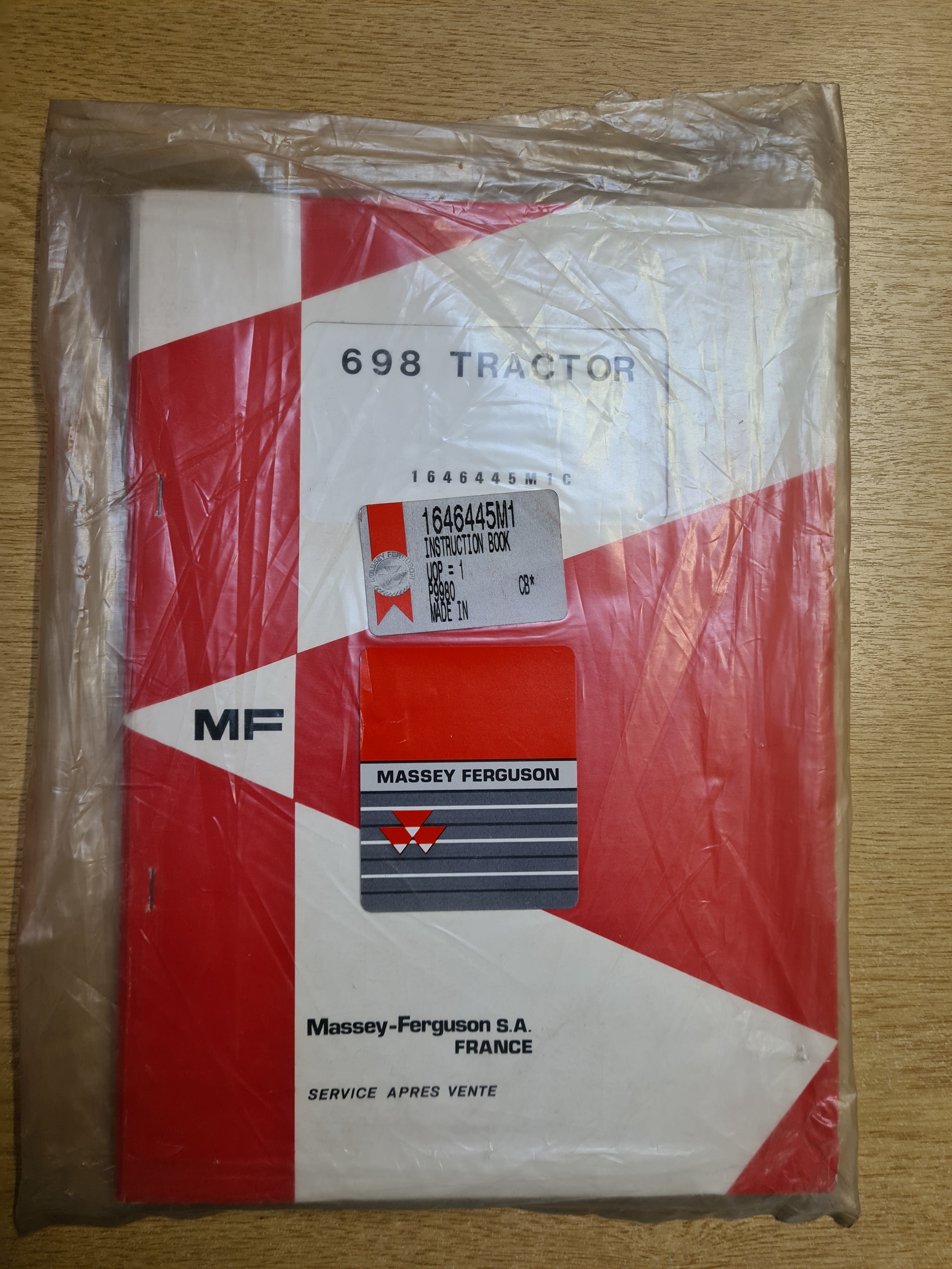MF 698 Tractor Operator Instruction Manual - £39 (+vat)