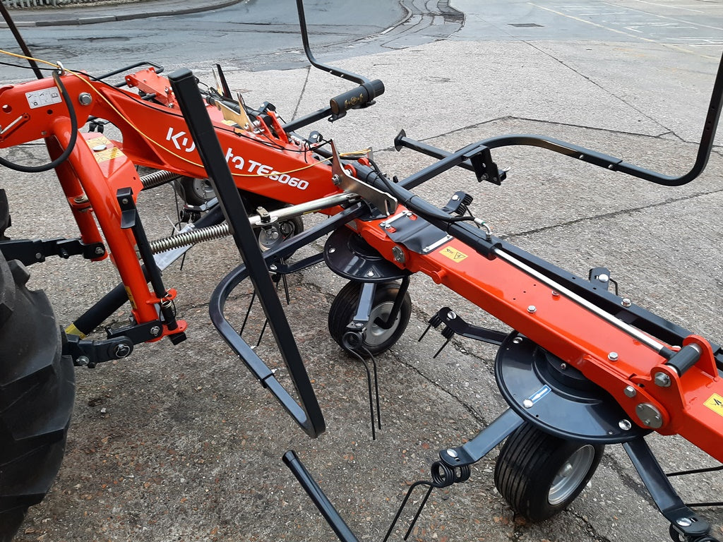 KUBOTA TE6060 6m Tedder - £7600 +VAT