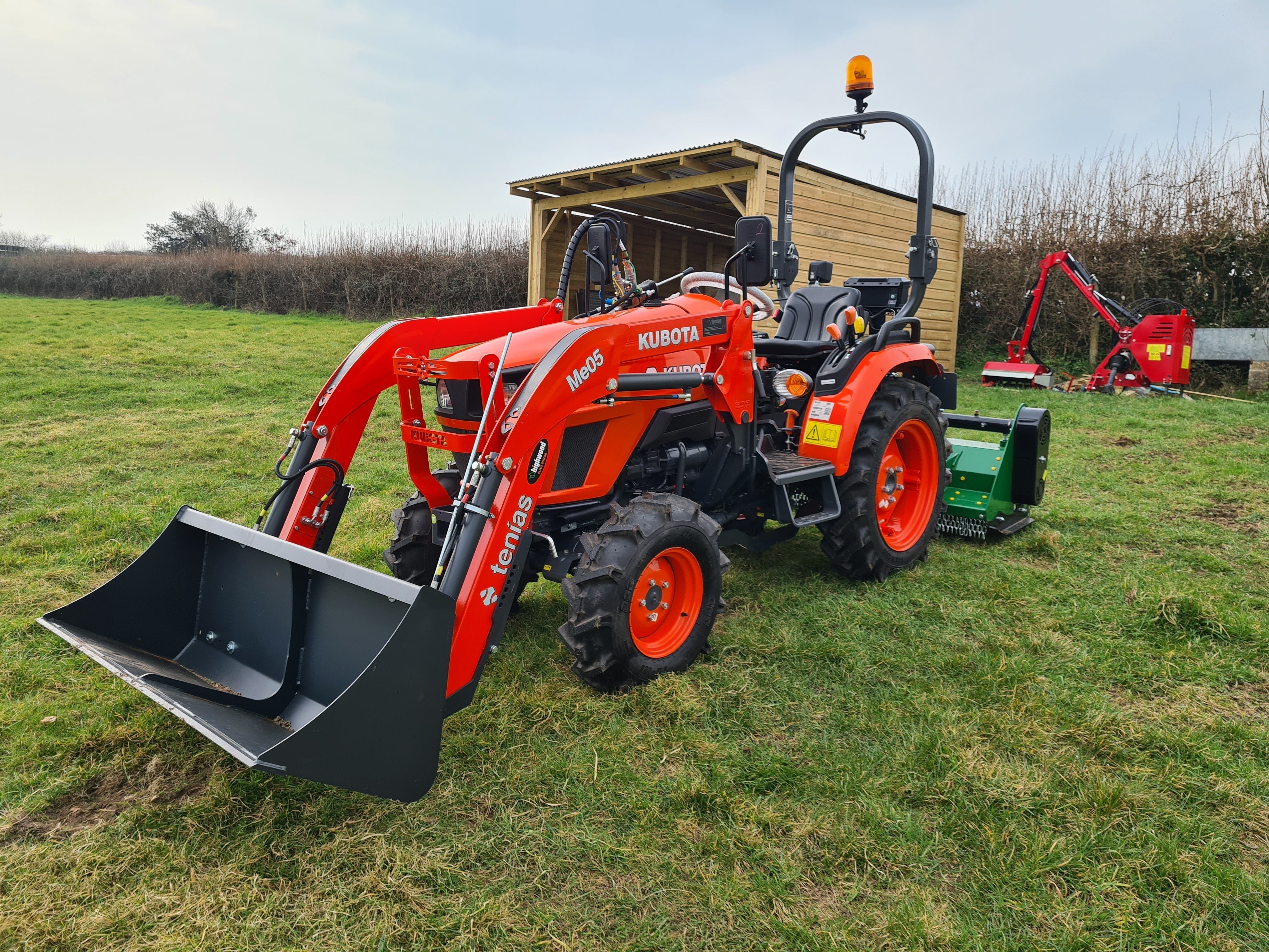 New Kubota EK-1261 with Loader, Hedgecutter and Kellfri 1.45m Flail Mower to Dorset Estate