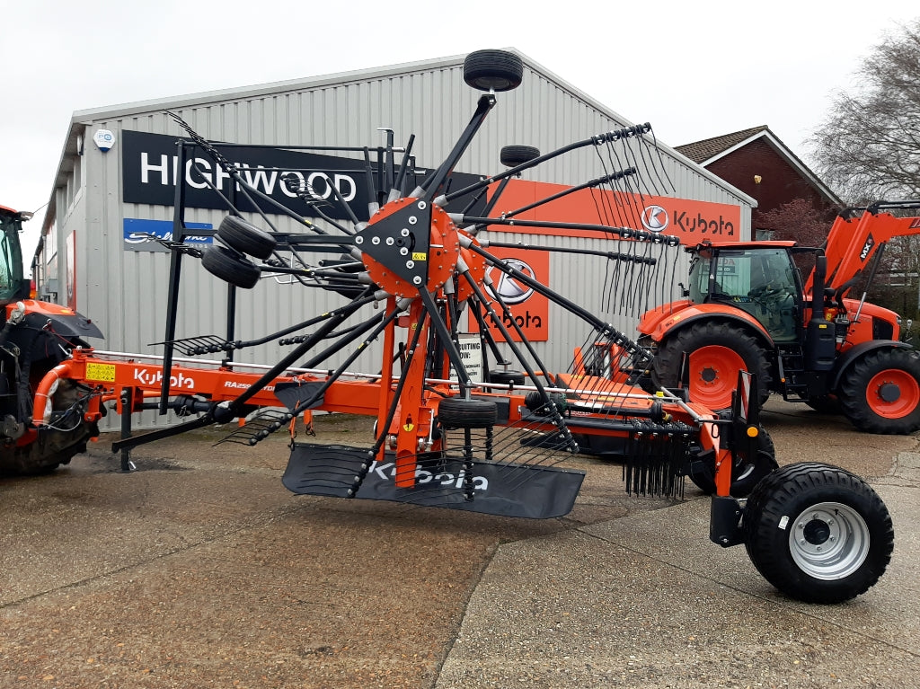 USED KUBOTA IMPLEMENT