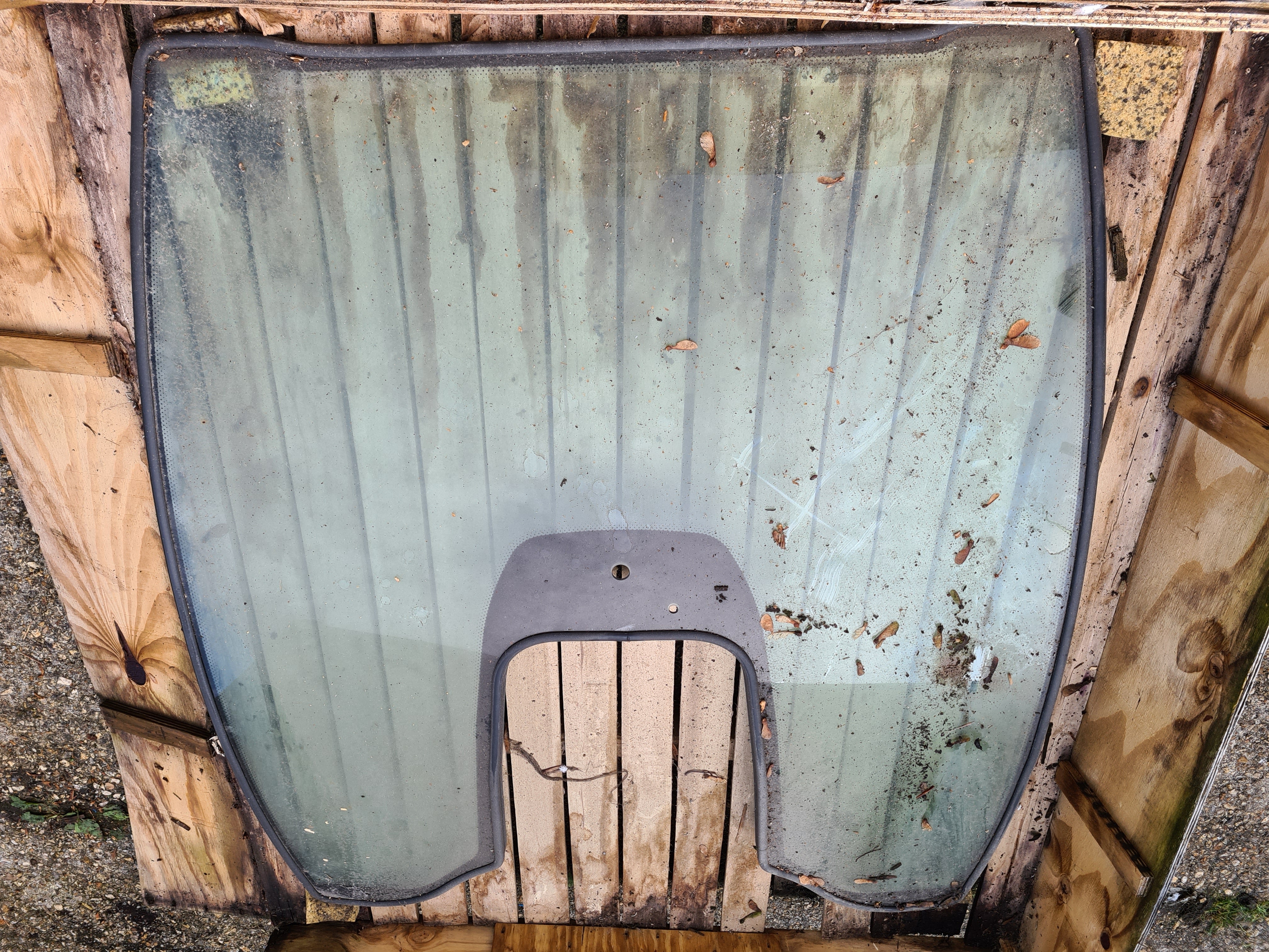 Used Front Windscreen 4354953M91 for later MF 5700, 6600, 6700, 7600, 7700 Tractors