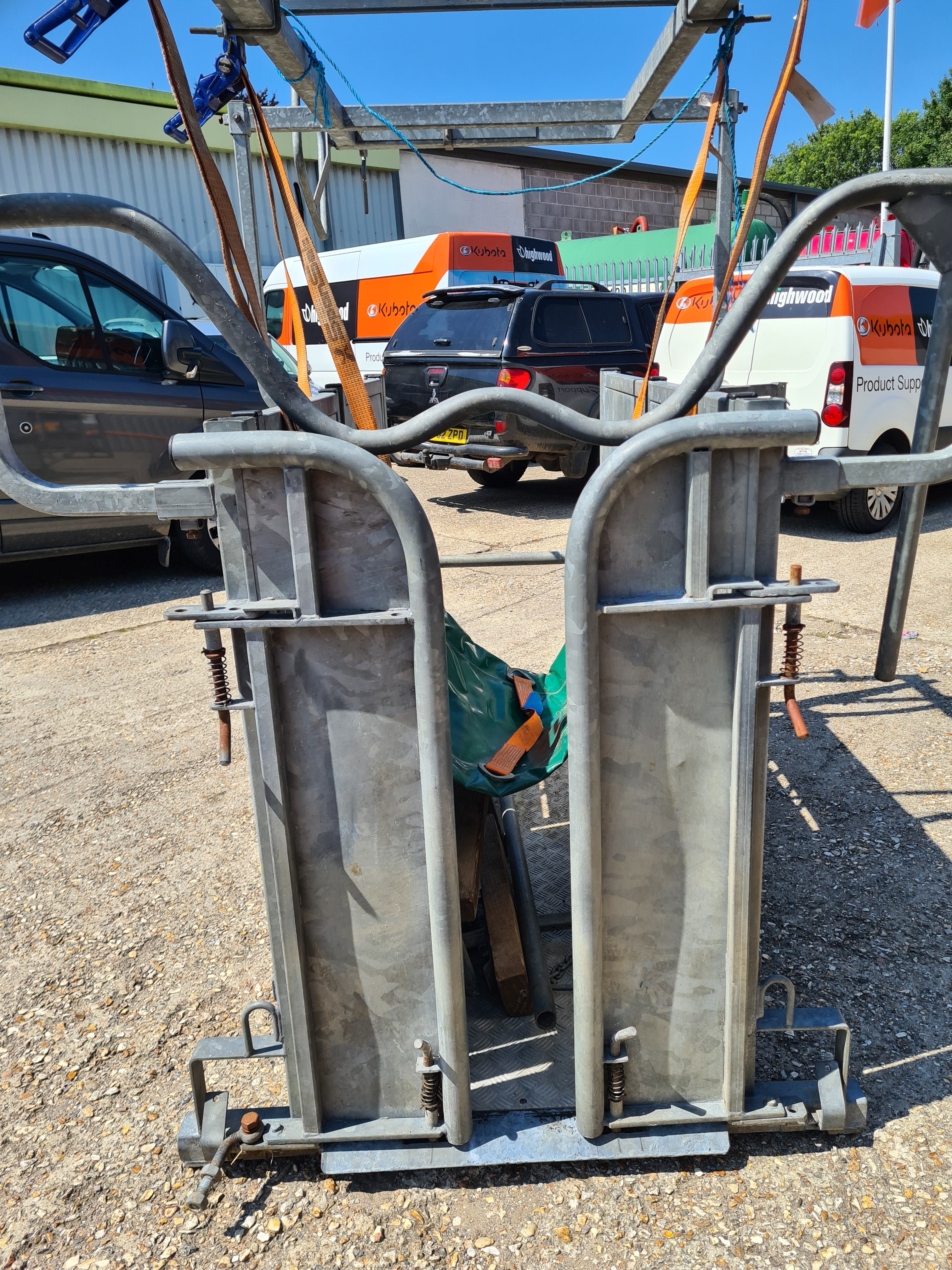 HIGHLAND / LONGHORN / DEXTER 337G Cattle Crush Handling Crate - £1795 (No VAT)