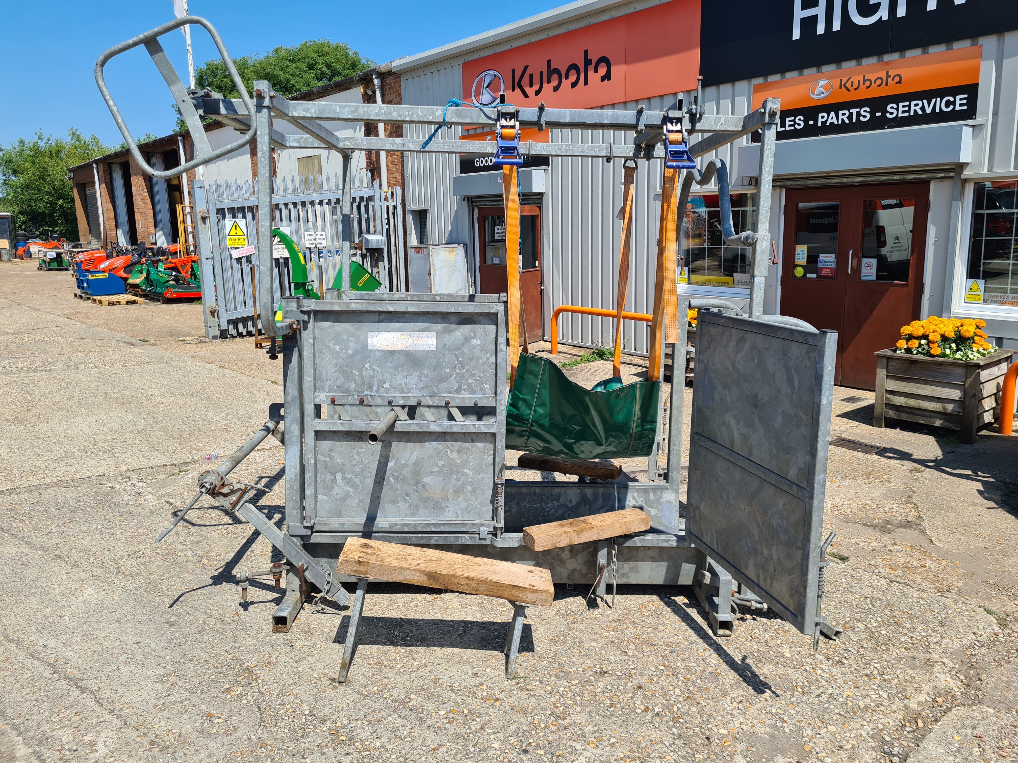 HIGHLAND / LONGHORN / DEXTER 337G Cattle Crush Handling Crate - £1795 (No VAT)