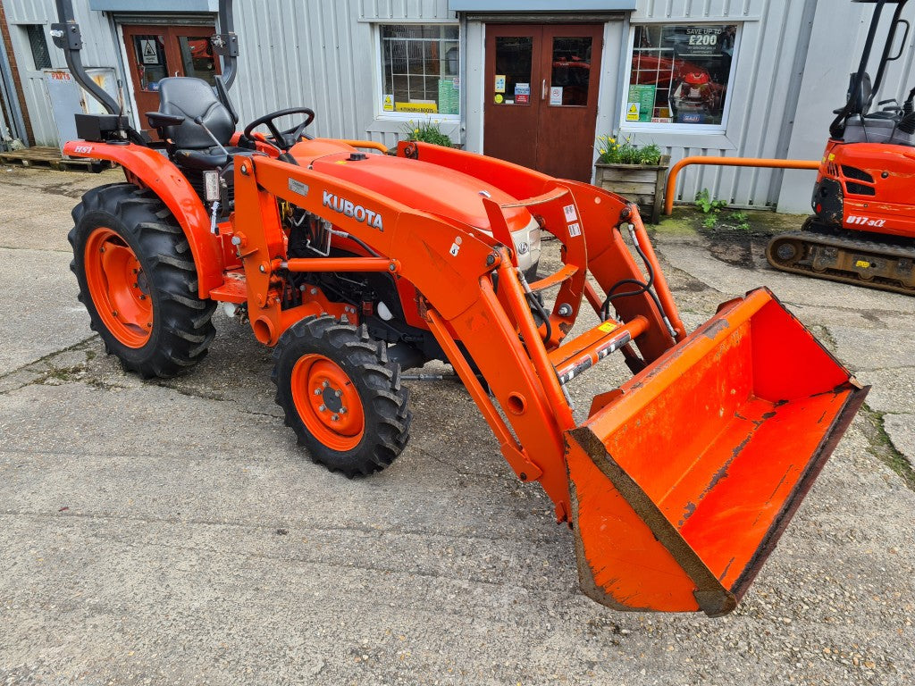 Used Kubota L1361 36.6hp Compact Tractor