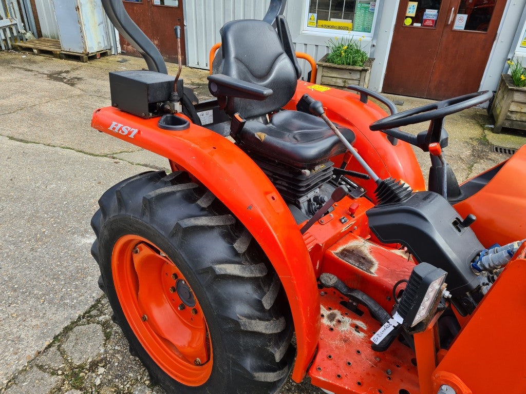 Used Kubota L1361 36.6hp Compact Tractor