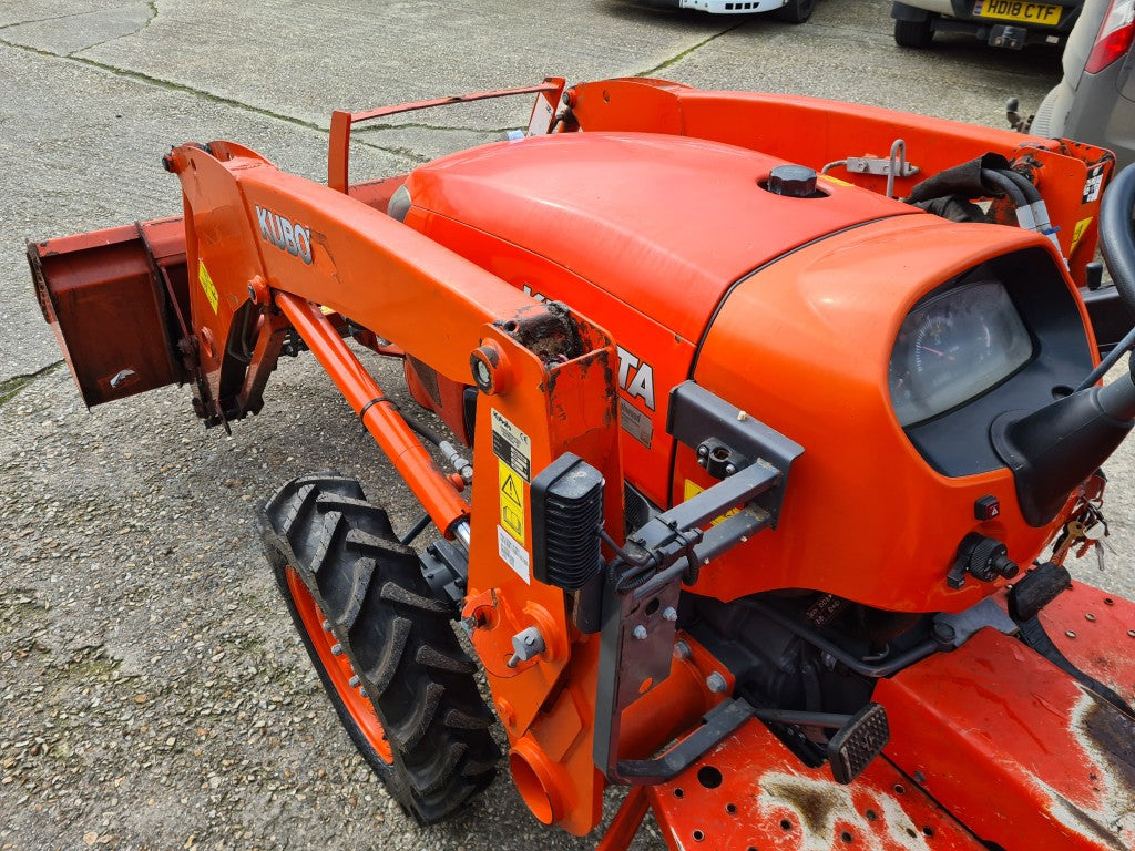 Used Kubota L1361 36.6hp Compact Tractor