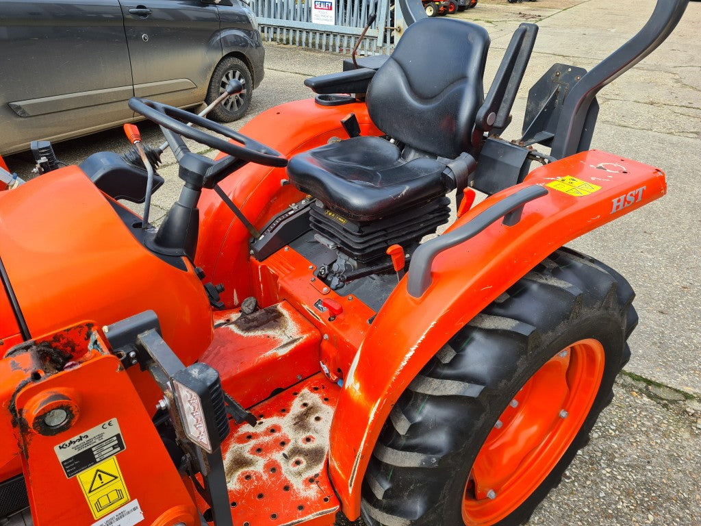 Used Kubota L1361 36.6hp Compact Tractor
