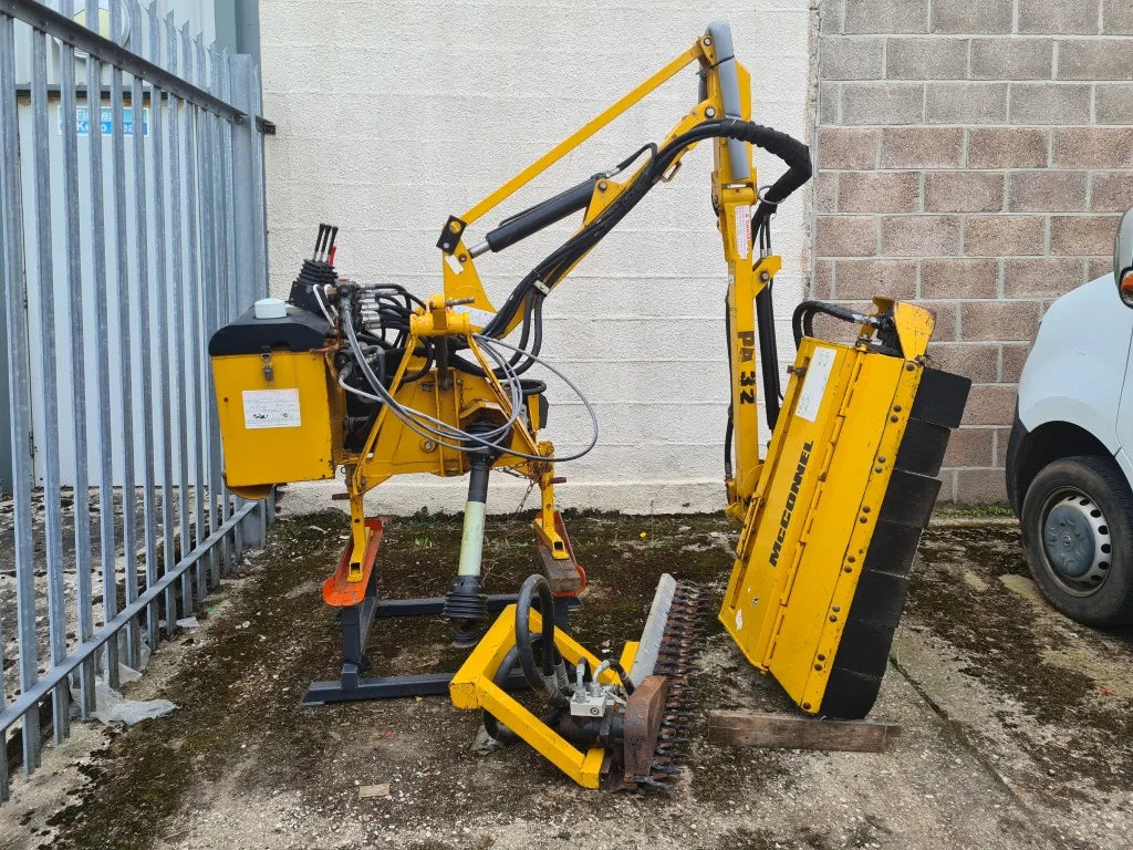 McConnel PA32 Hedgetrimmer