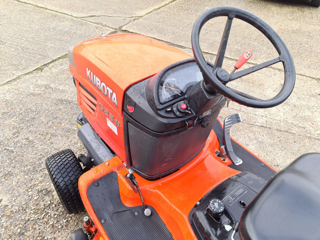 KUBOTA G23-II Low Dump Rideon - 1002hrs