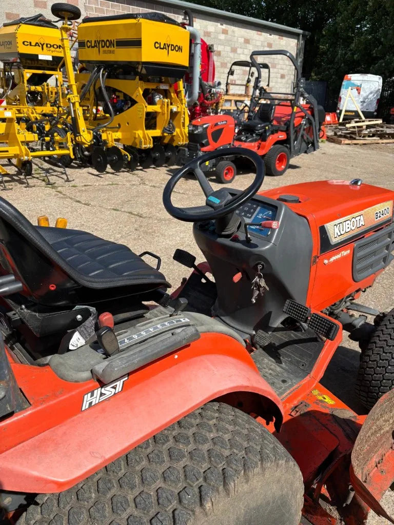 USED Kubota B2400 Compact Tractor with mower deck