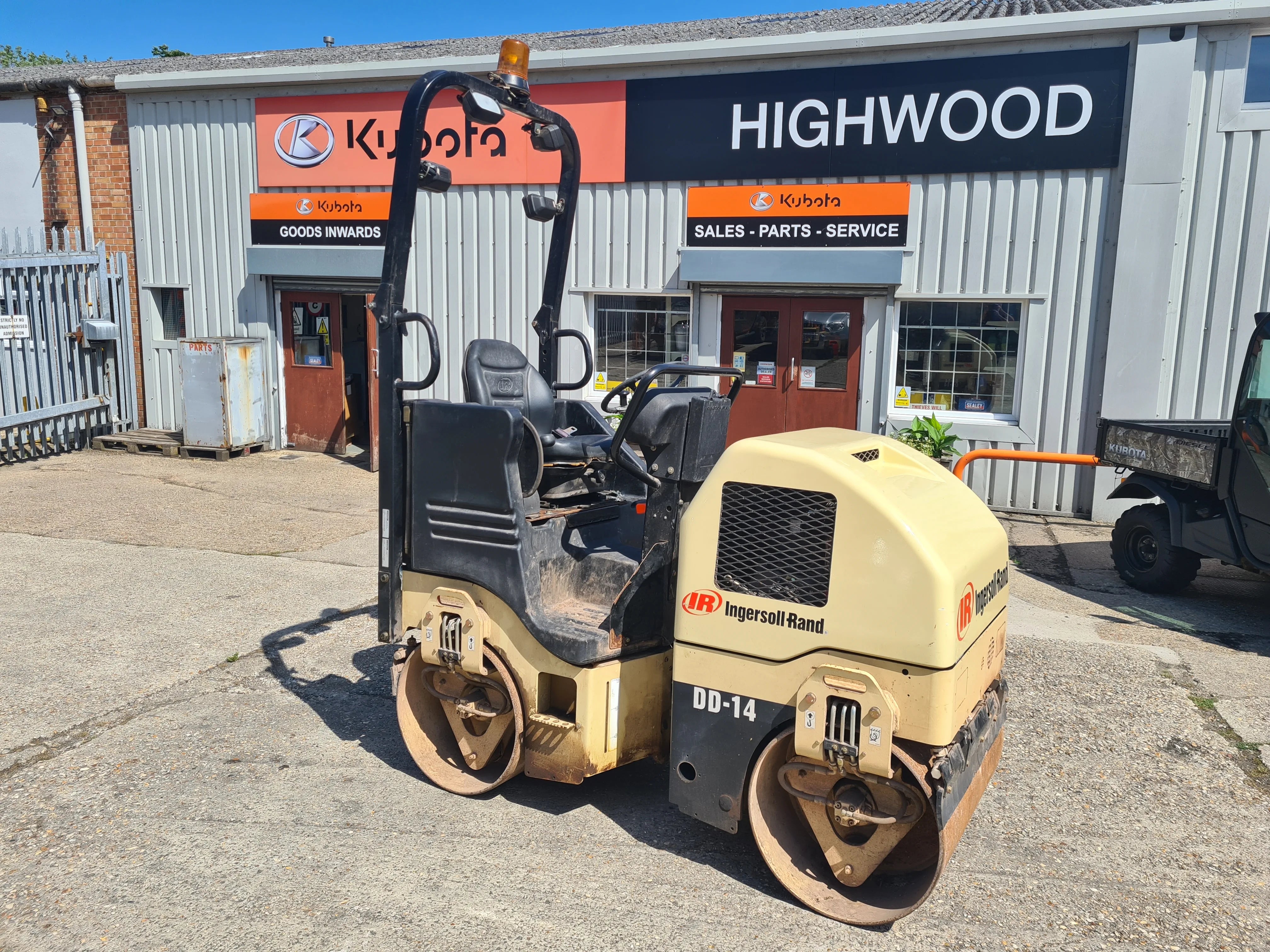 Ingersoll-Rand DD14 Powered Compactor - POA