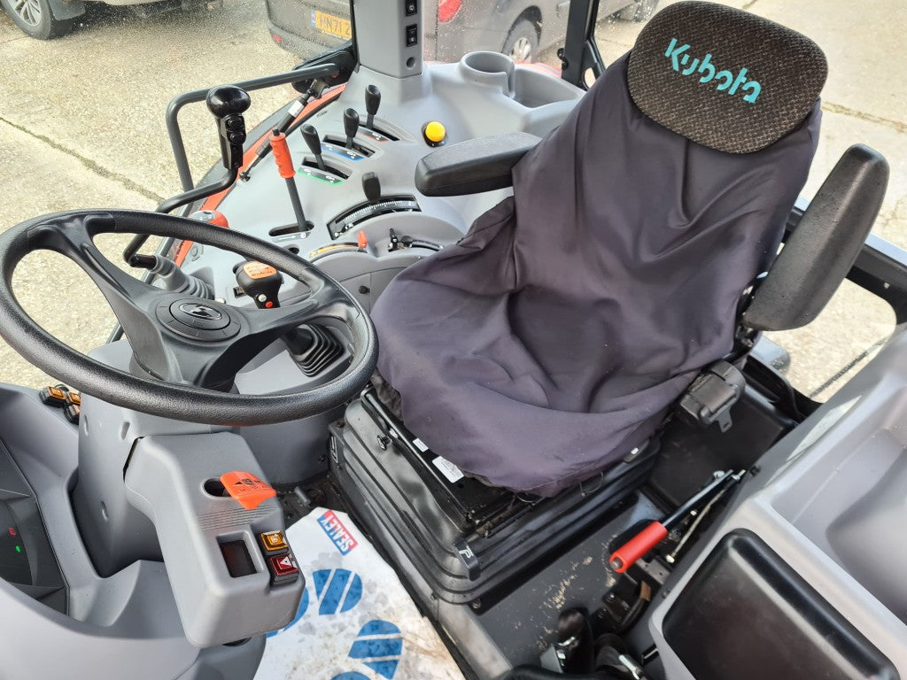 Kubota M4073 74hp Tractor c/w Loader - only 335hrs - £42,200 +vat