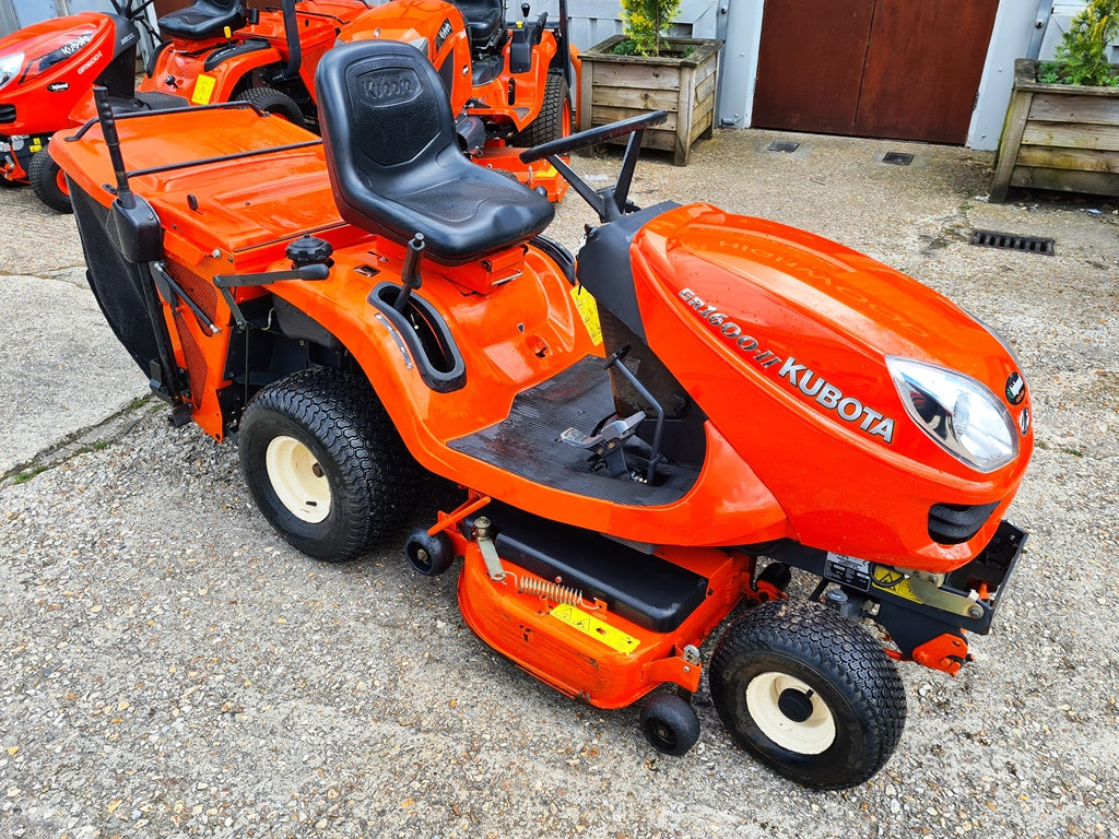 Used Kubota GR1600-II 42" Rideon Mower with Collector