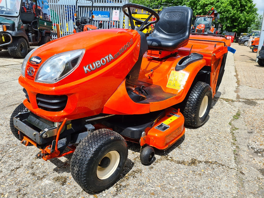 Used Kubota GR1600-II 42" Rideon Mower with Collector