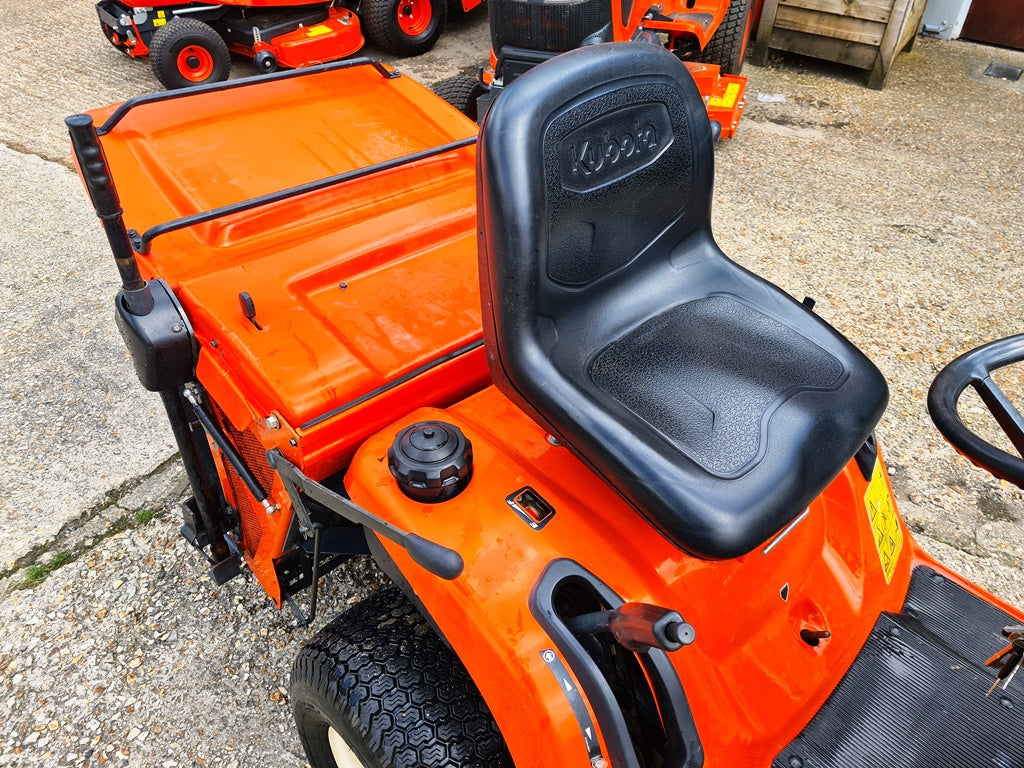 Used Kubota GR1600-II 42" Rideon Mower with Collector
