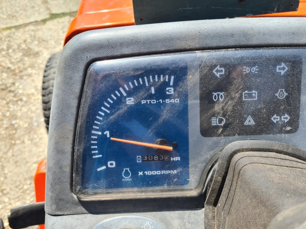 Kubota B2100 Compact Tractor on turf tyres