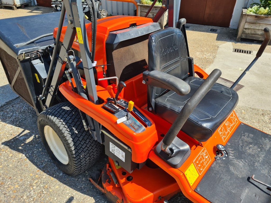 Kubota GZD21 Zero Turn High Dump Rideon Mower
