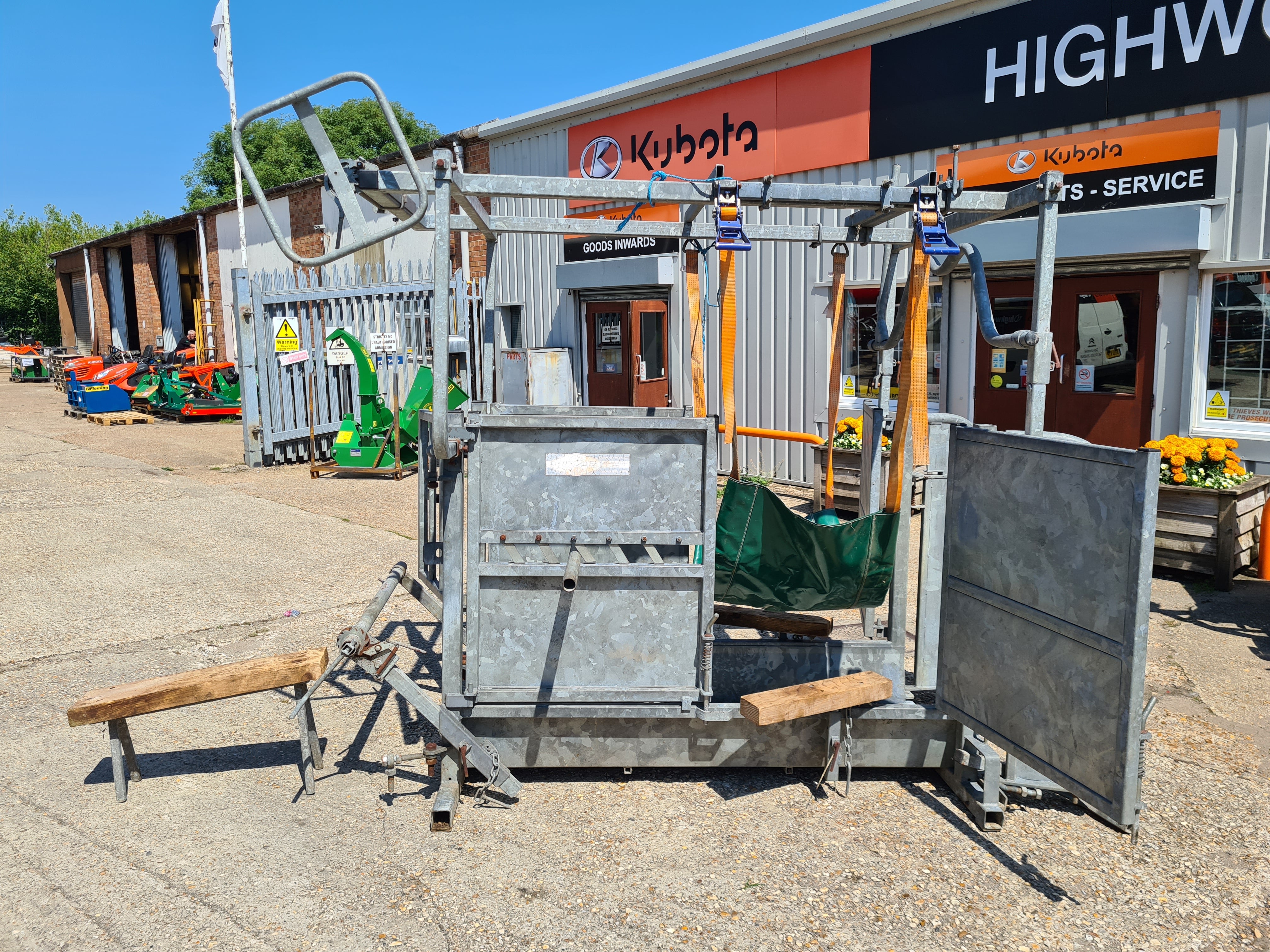 HIGHLAND / LONGHORN / DEXTER 337G Cattle Crush Handling Crate - £1795 (No VAT)