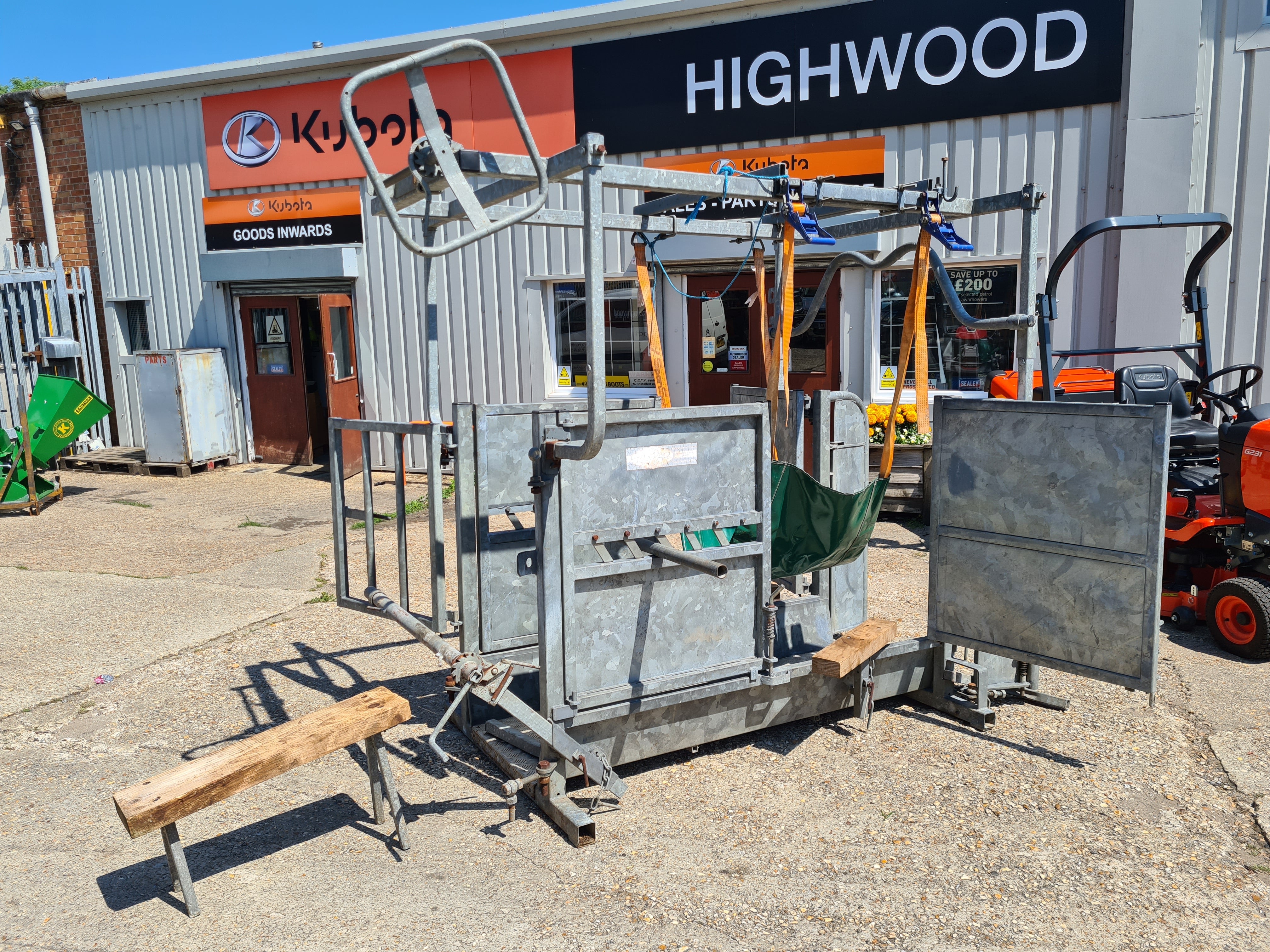 HIGHLAND / LONGHORN / DEXTER 337G Cattle Crush Handling Crate - £1795 (No VAT)