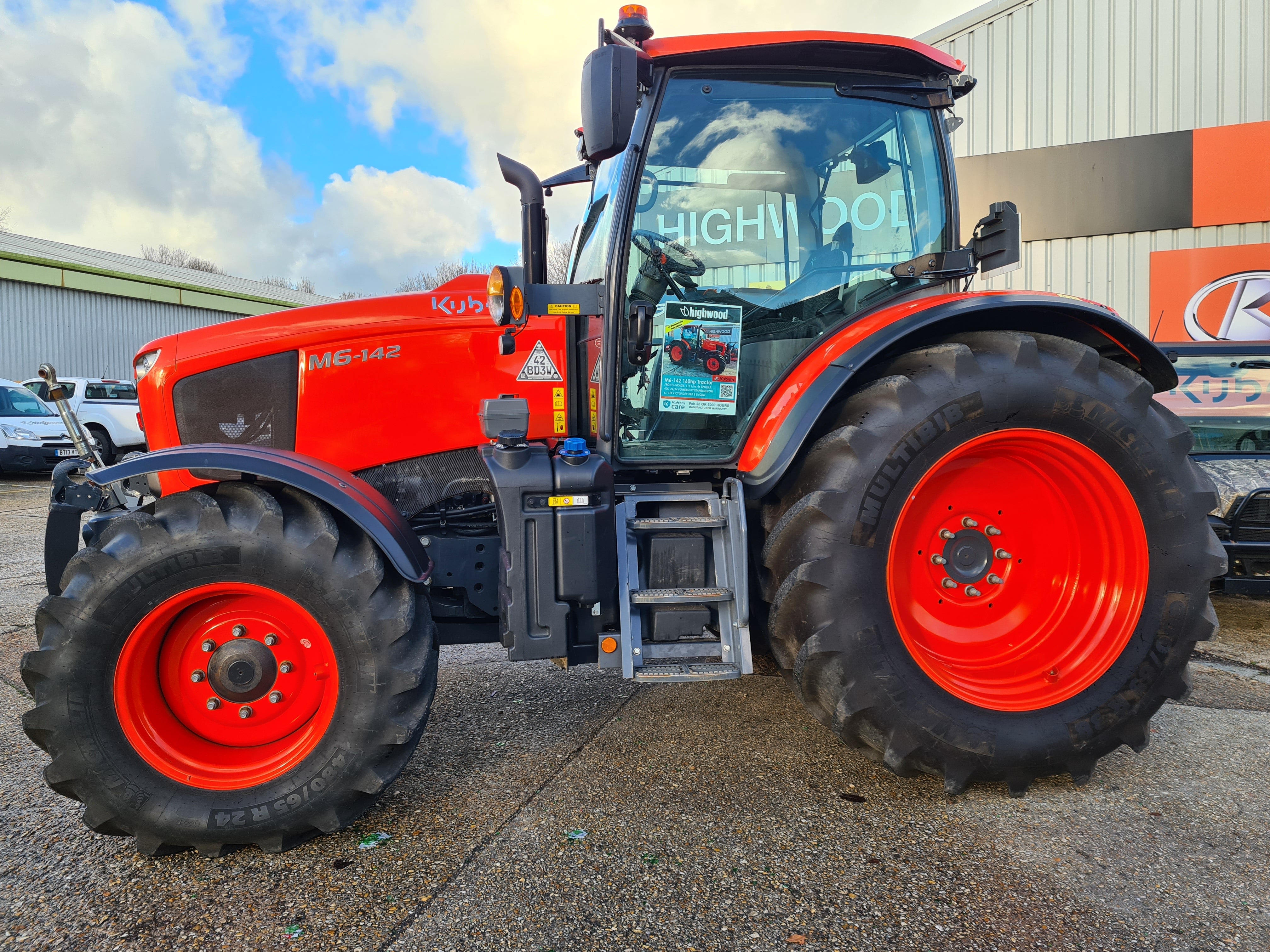 Kubota M6-142 x-Demo 40k 24/24 Tractor - only 300hrs - £POA