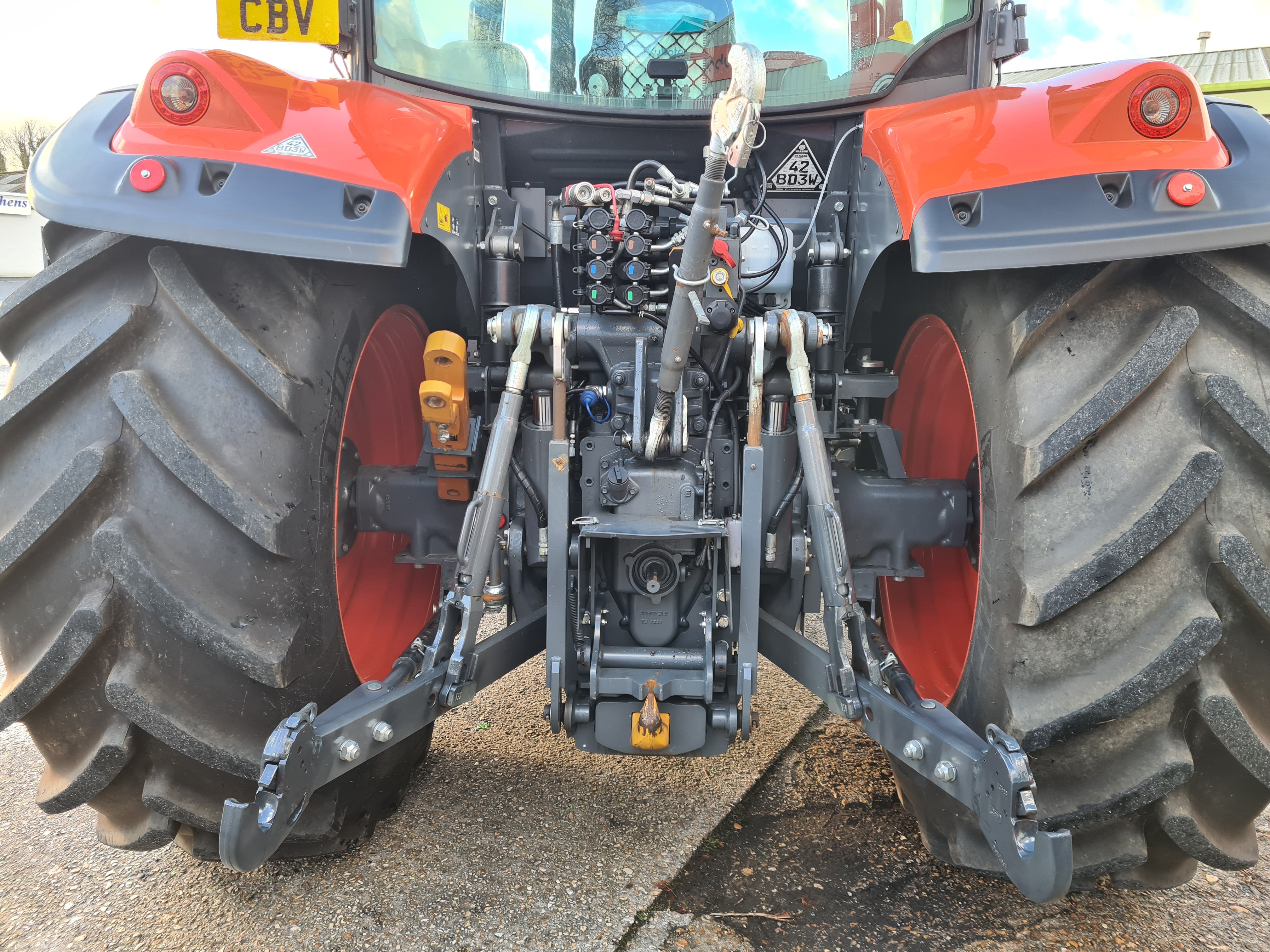 Kubota M6-142 x-Demo 40k 24/24 Tractor - only 300hrs - £POA