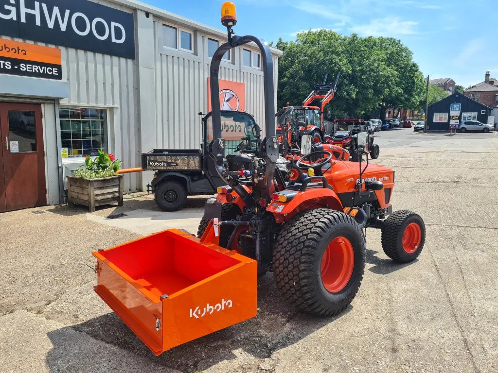 Kubota EK1261 HST Compact Tractor - Turf Tyres