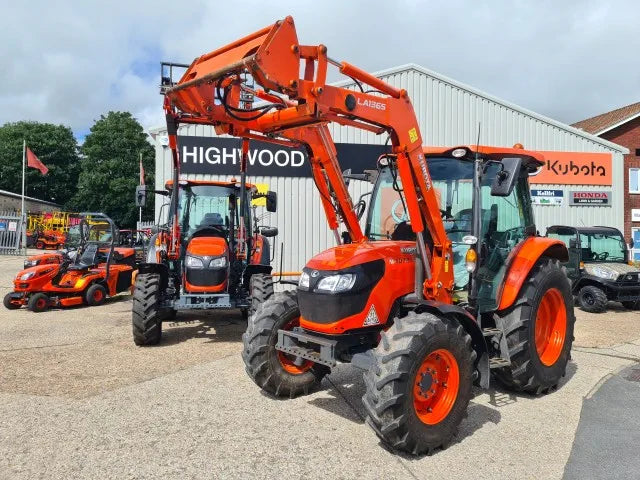 Used Kubota M4072 72hp Tractor c/w Loader