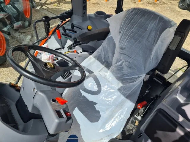 Used Kubota M4072 72hp Tractor c/w Loader