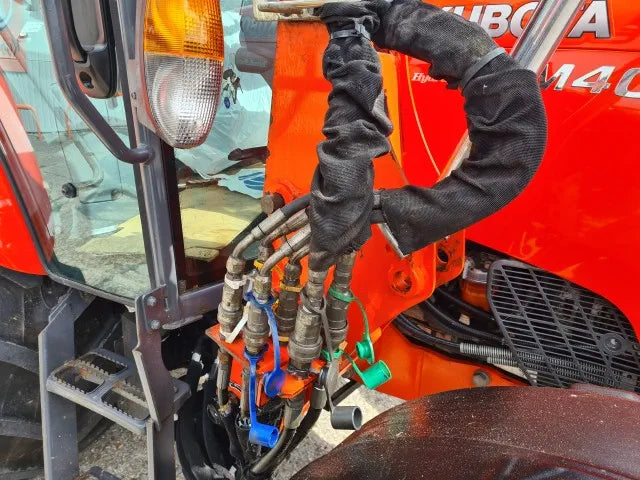 Used Kubota M4072 72hp Tractor c/w Loader