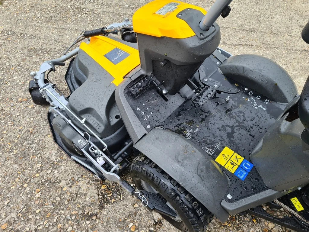 USED Stiga Park 500 Out Front Ride On Mower