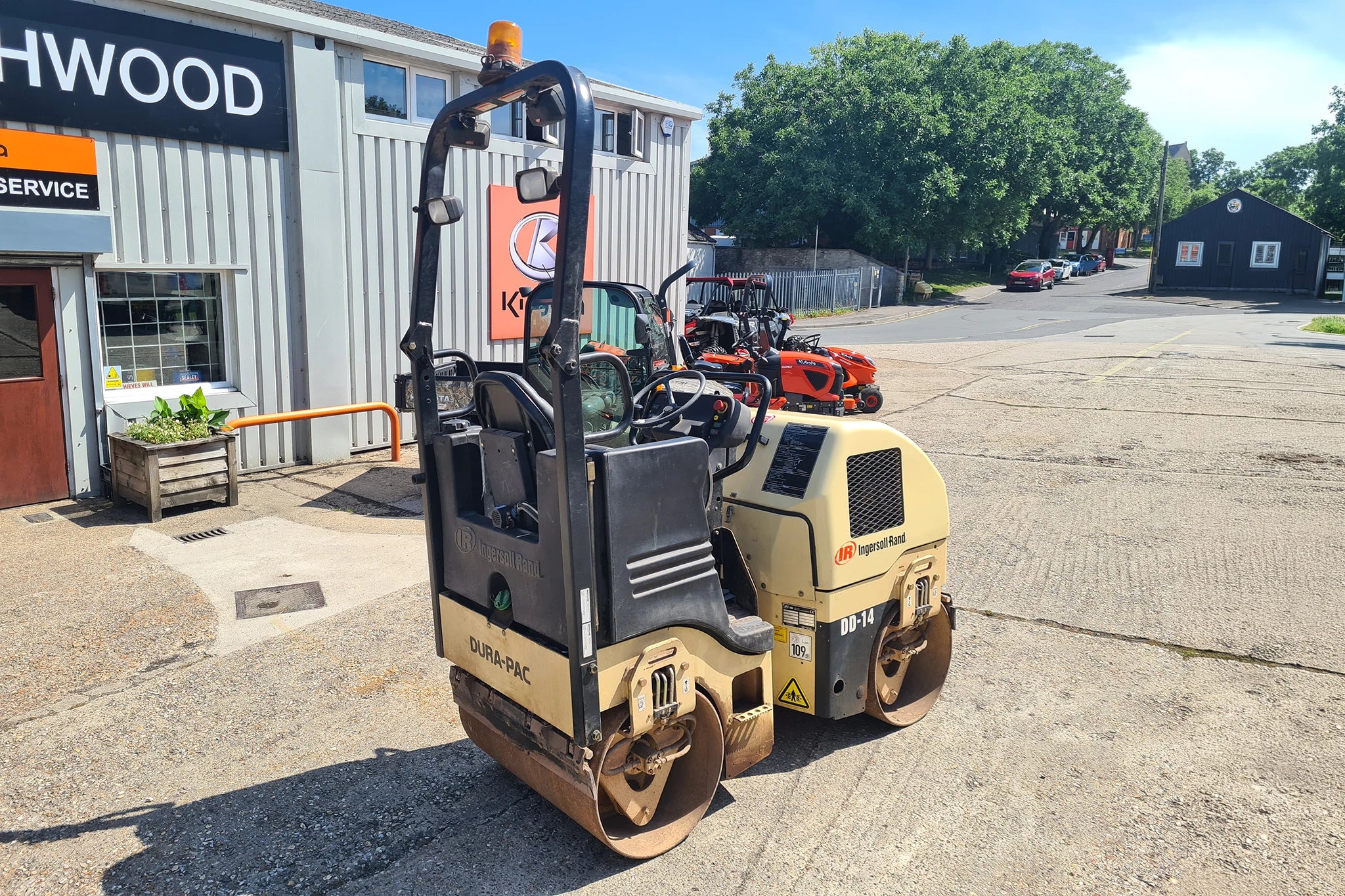Ingersoll-Rand DD14 Powered Compactor