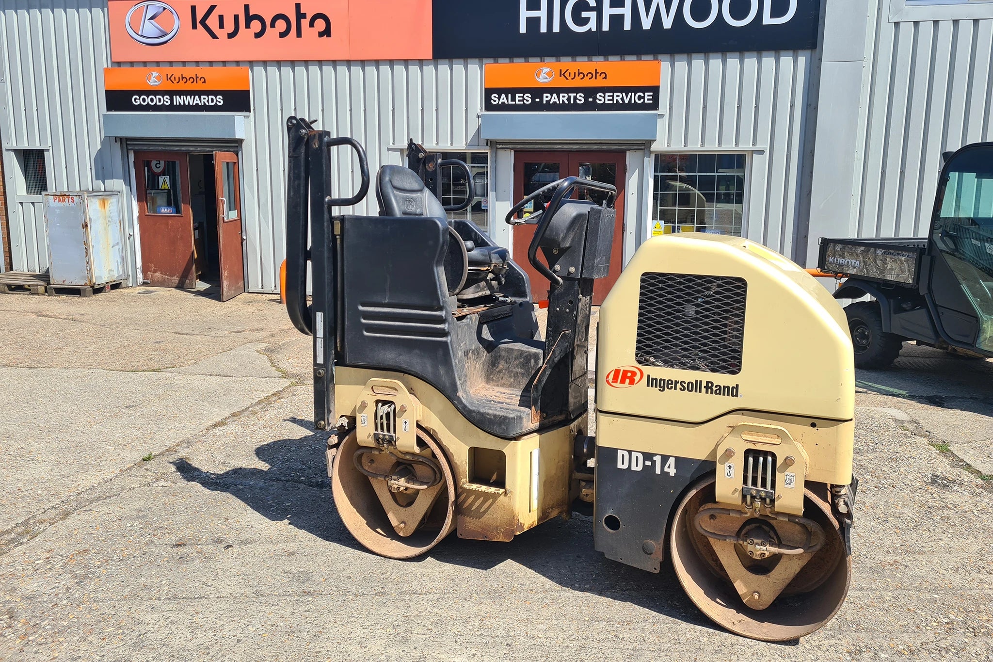 Ingersoll-Rand DD14 Powered Compactor