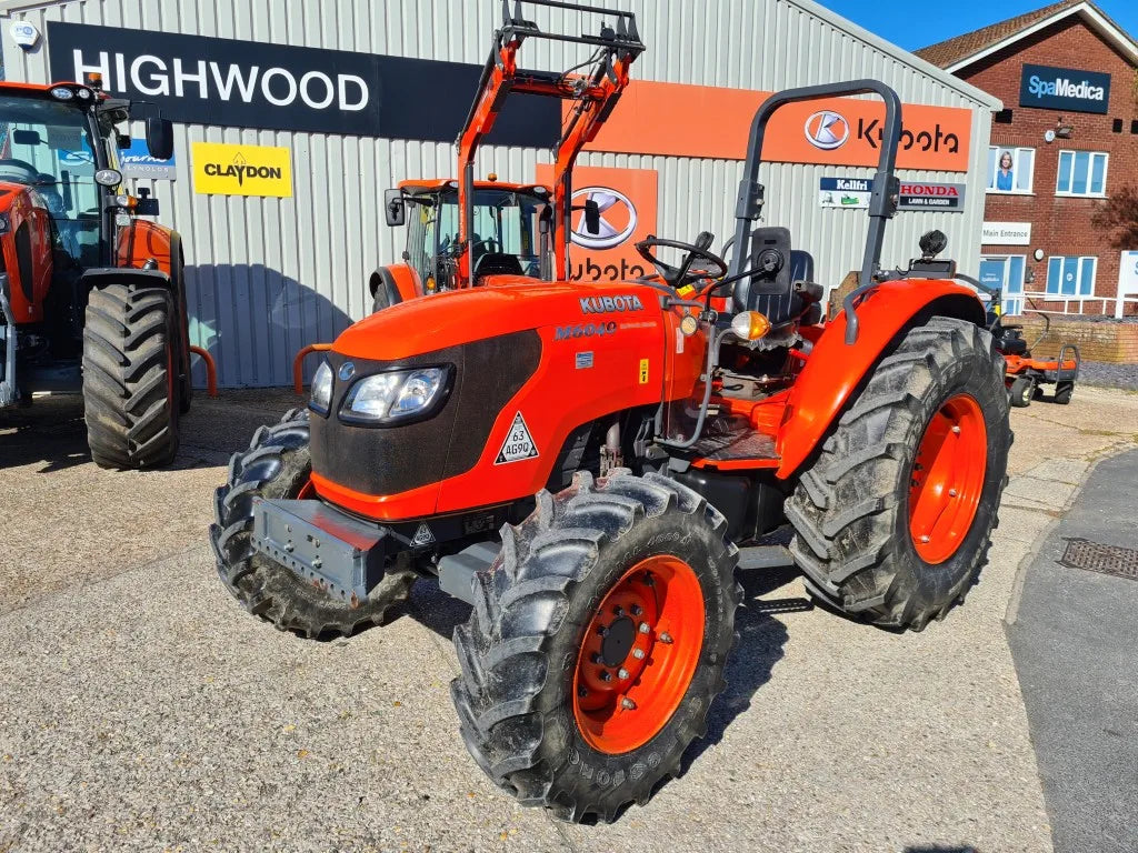 Used Kubota M6040 ROPS 4WD Tractor