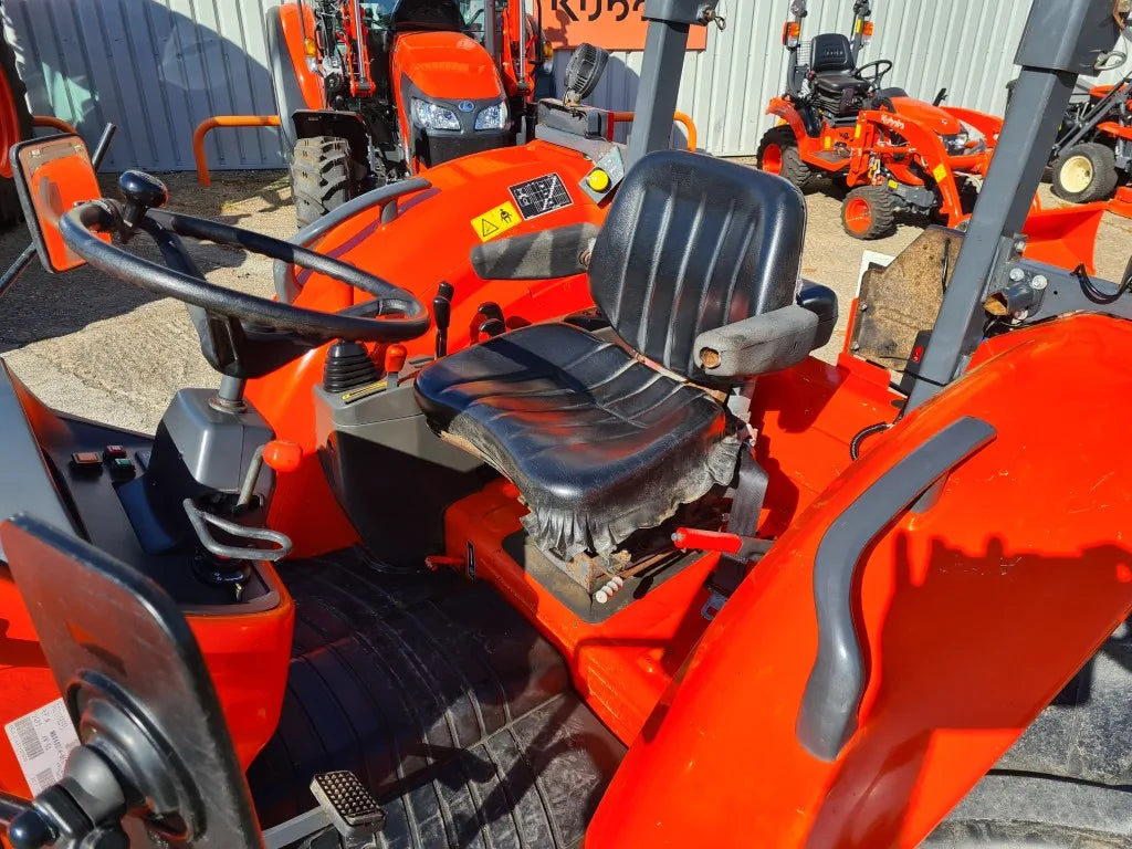 USED Kubota M6040 ROPS 4WD Tractor - SOLD