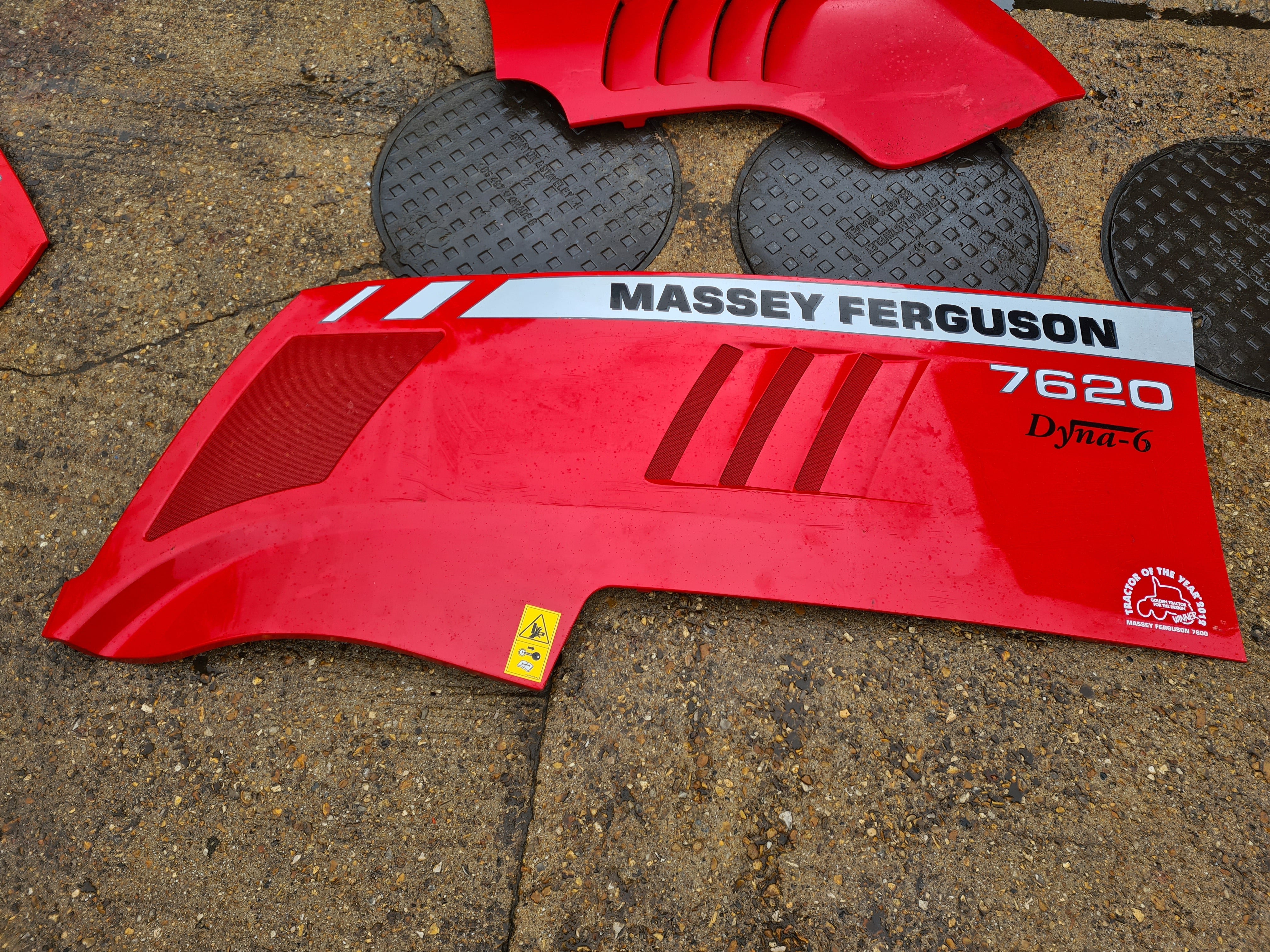 Pair of MF 7620 Dyna-6 Bonnet Side Panels